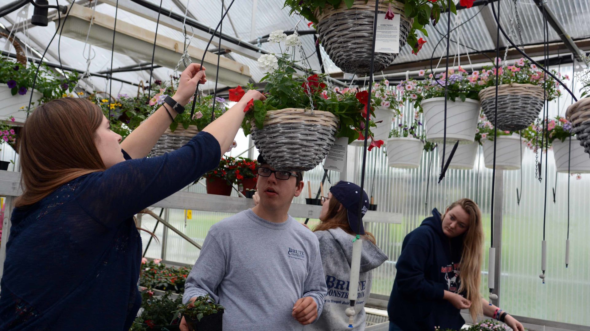Baraboo High School students prepare for annual plant sale